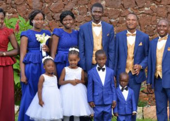 We only held WhatsApp meetings for our wedding