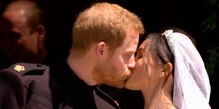 Prince Harry and Meghan Markle announce pregnancy