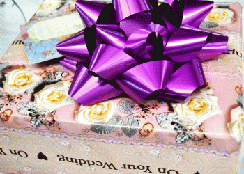 Surprise your spouse with a gift on your wedding day