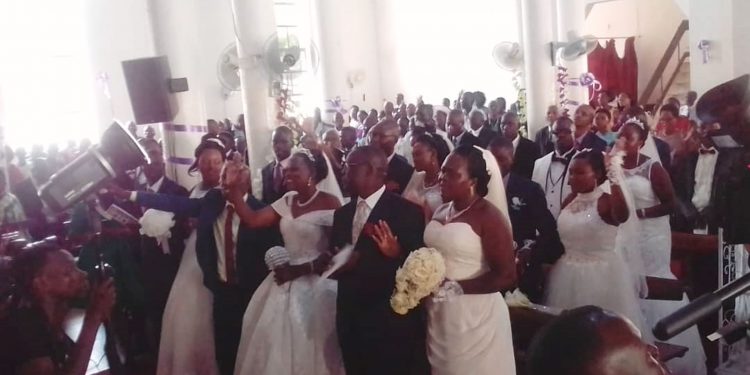16 couples wed at All Saints Cathedral