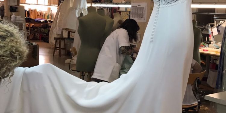 A lying tailor and an anxious bride