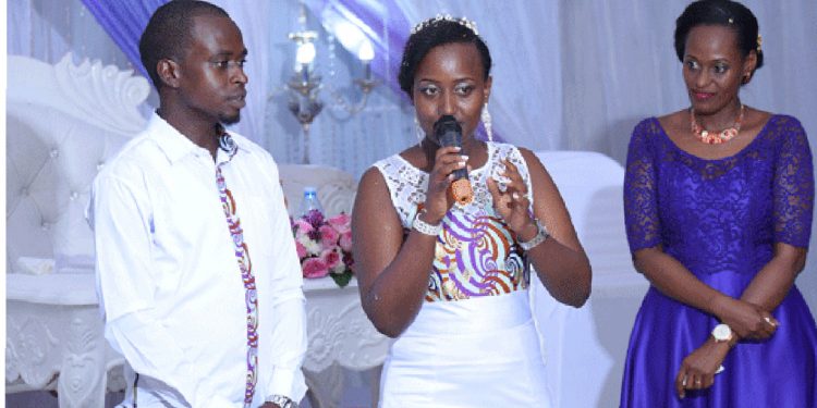 Have an elegant matron without being outshone