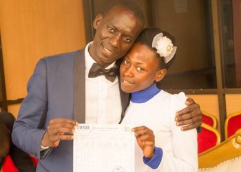 Semondos’ super simple wedding leaves internet talking