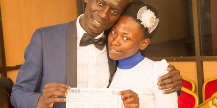 Semondos’ super simple wedding leaves internet talking