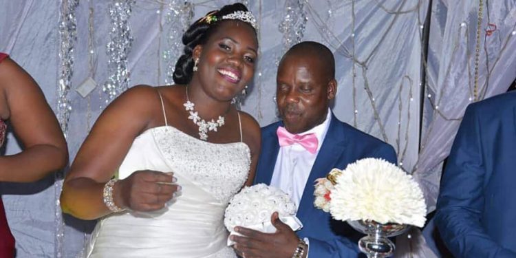 Facebook group bails out woman who didn’t have a wedding gown