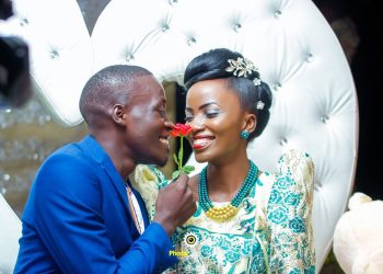 How a groom organised an introduction ceremony with an entourage of 8 people