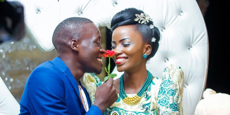 How a groom organised an introduction ceremony with an entourage of 8 people