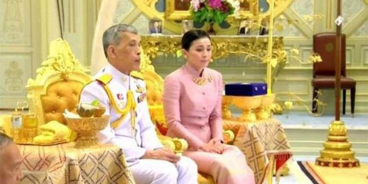 Thai King Vajiralongkorn marries bodyguard making her a queen
