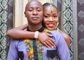 Couple reveals helpful tips used while choosing their entourage