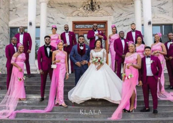 Entourages that wore unusual colours and stood out