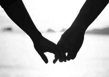 How to manage a virtual romantic relationship