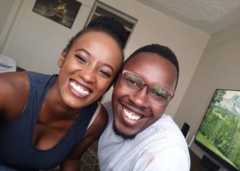 Couple meets in blogger’s comment section, gets married