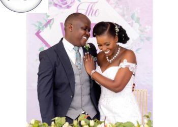 She kept peeping to check if her sweetheart had come