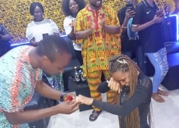 Nigerian woman kneels to accept proposal from boyfriend