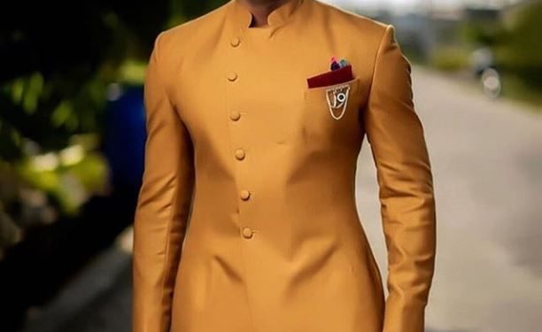 5 grooms with unique wedding style