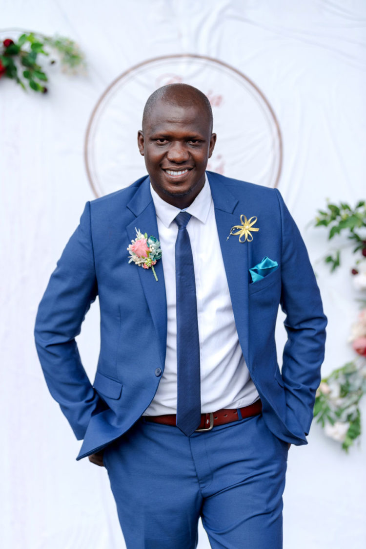 I approached her to learn French