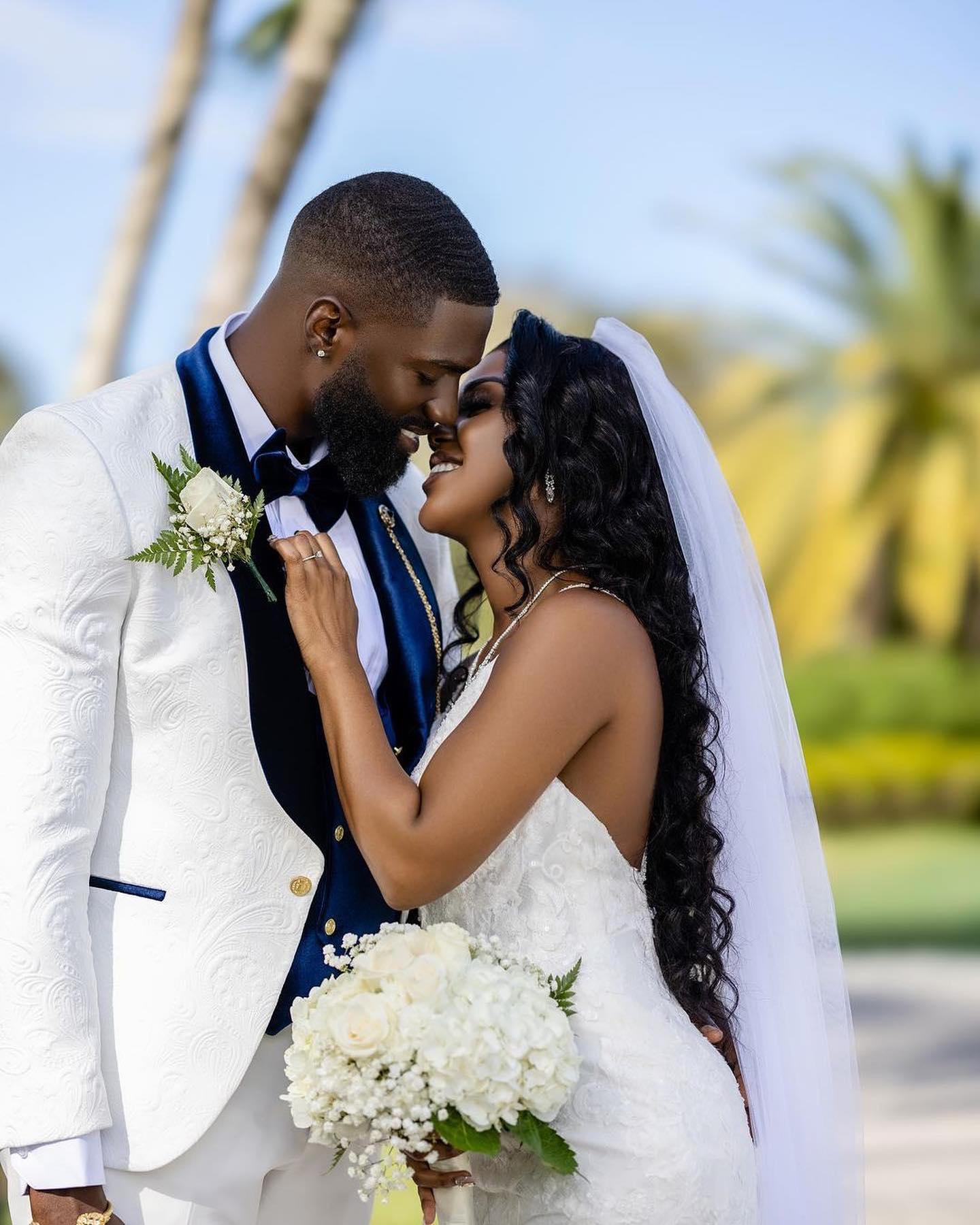 100+ Pre-wedding Cool Beach Photo Shoot Ideas for Couples