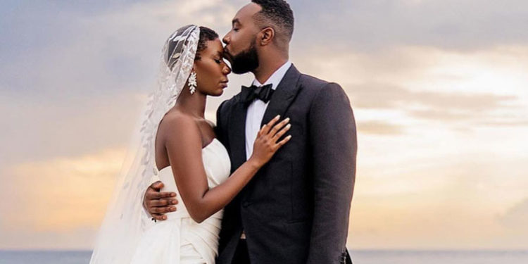 Romantic poses to consider on your wedding day