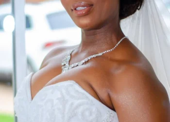 12 emergency kit essentials every bride needs